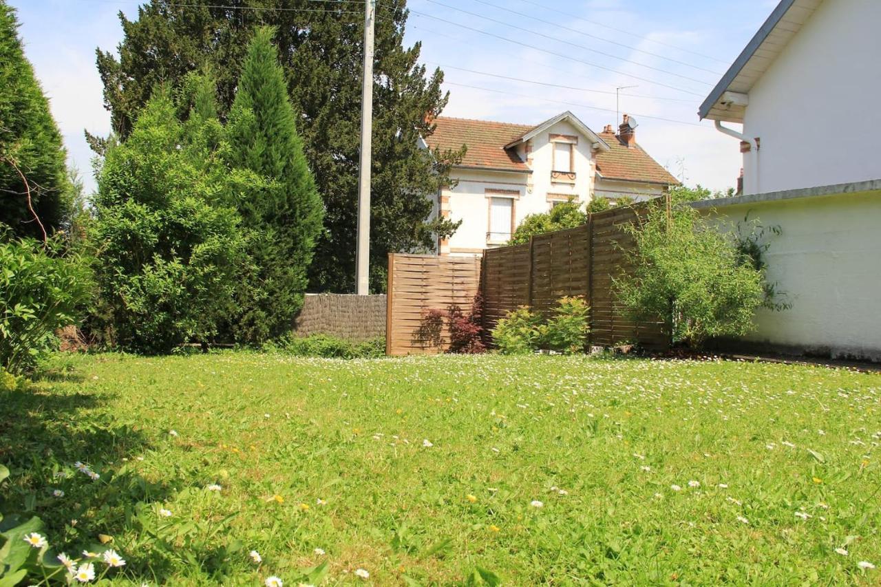 Charmante Maison Bourguignonne Avec Grand Jardin Et Parking Монбар Екстериор снимка