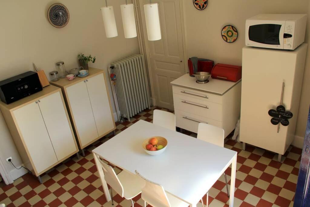 Charmante Maison Bourguignonne Avec Grand Jardin Et Parking Монбар Екстериор снимка