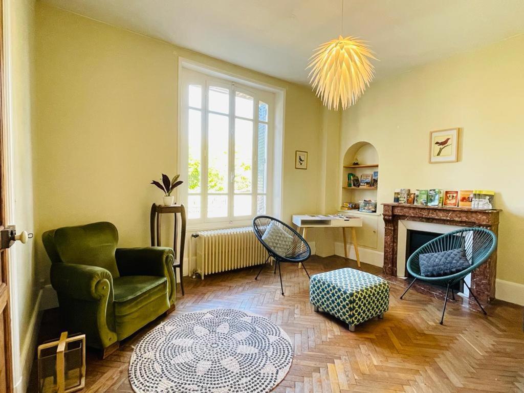 Charmante Maison Bourguignonne Avec Grand Jardin Et Parking Монбар Екстериор снимка